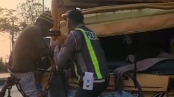 Tabrak Belakang Truk Tronton di Deket Lamongan, Sopir Colt Diesel Tewas Terjepit