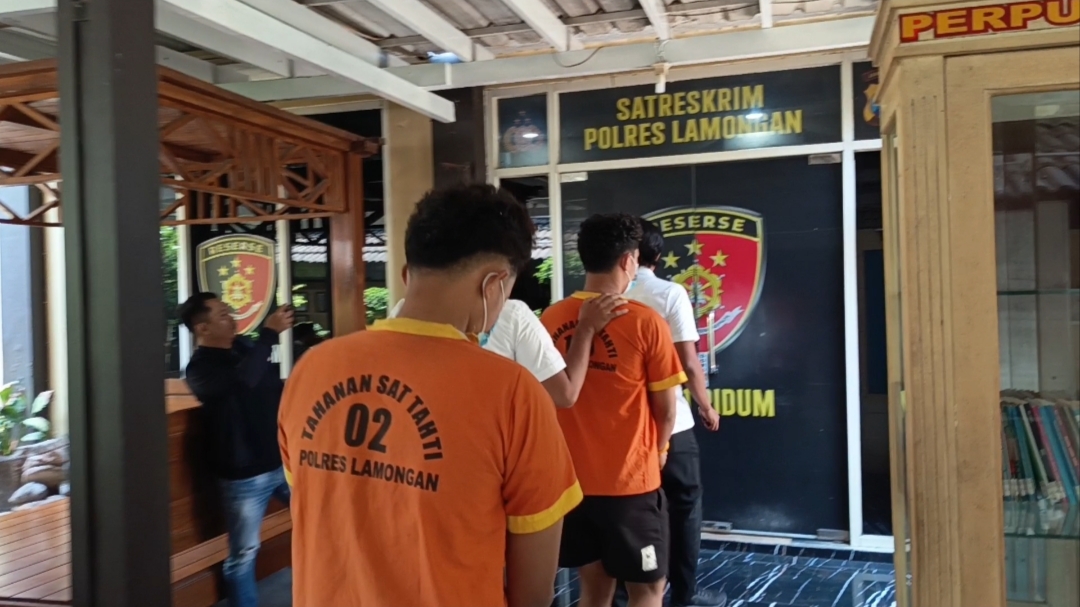 Dua Pemuda Diciduk Satreskrim Polres Lamongan Usai Diduga Terlibat Pengeroyokan