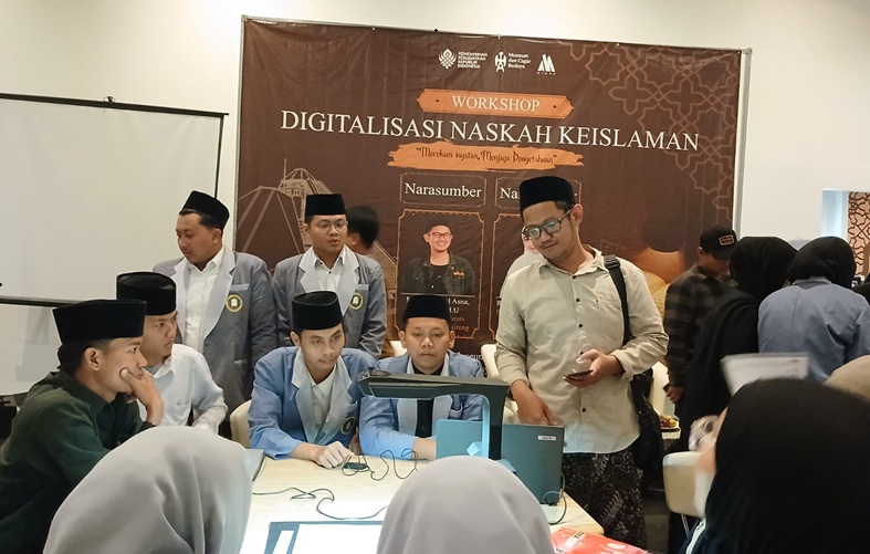Mahasiswa dan Santri Digitalisasi Naskah Keislaman di MINHA Tebuireng, Selamatkan Warisan Ulama