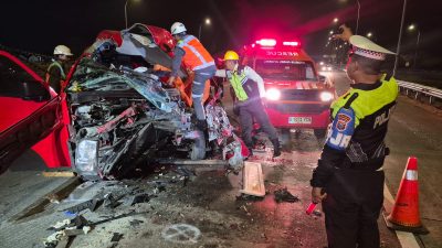 Hiace Tabrak Truk Gipsum di Tol Jomo, Empat Penumpang Tewas