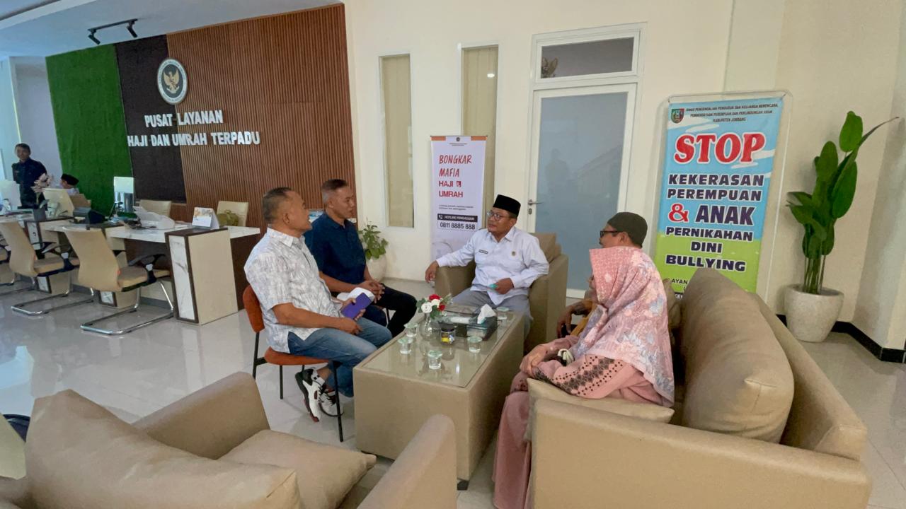 74 Jemaah Umrah Jombang Beli Tiket Sendiri, KBIHU Tagih Penggantian Rp7,2 Juta