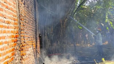 Kebakaran Hanguskan Dapur dan Kandang Sapi di Mojoagung Jombang, Kerugian Rp25 Juta