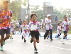 Ribuan Pelari Ramaikan Gema Play Run di Jombang, Sambil Pungut Sampah Plastik