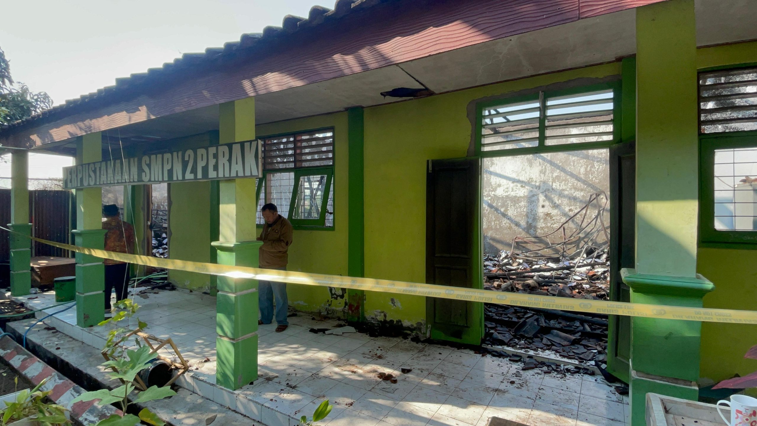Perpustakaan dan Ruang BK SMPN 2 Perak Terbakar, Buku hingga Data Siswa Ikut Hangus