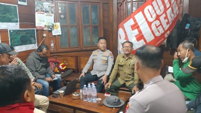 Kapolres Batu Pantau Langsung Kebakaran Gunung Buthak, 182 Pendaki Dievakuasi