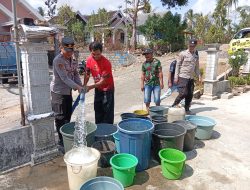 Polres Malang Distribusikan 4.000 Liter Air Bersih untuk Warga Bantur