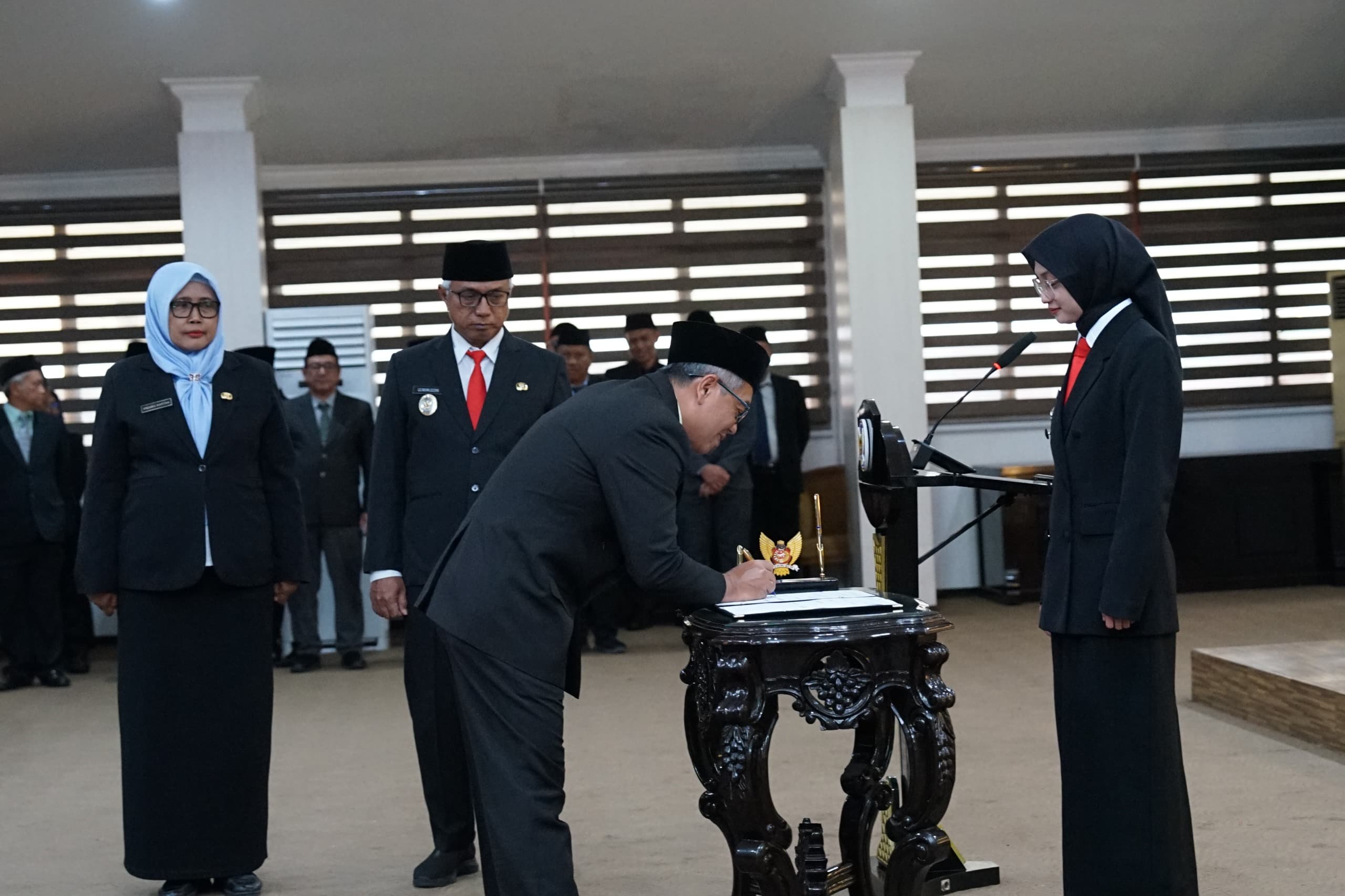 184 Pejabat Pemkot Kediri Dilantik, Mbak Wali Tetapkan Target Kinerja 100 Hari