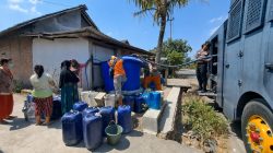 Krisis Air Melanda Ngetos, Polres Nganjuk Salurkan 20 Ribu Liter Air Bersih