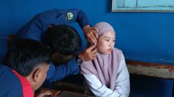 Anting Menjepit Kuping hingga Melepuh, Warga Pare Minta Bantuan Damkar