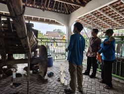 BPK Jatim Kembali Bersihkan Cat Vandalisme di Kereta Mbah Gleyor Kandat