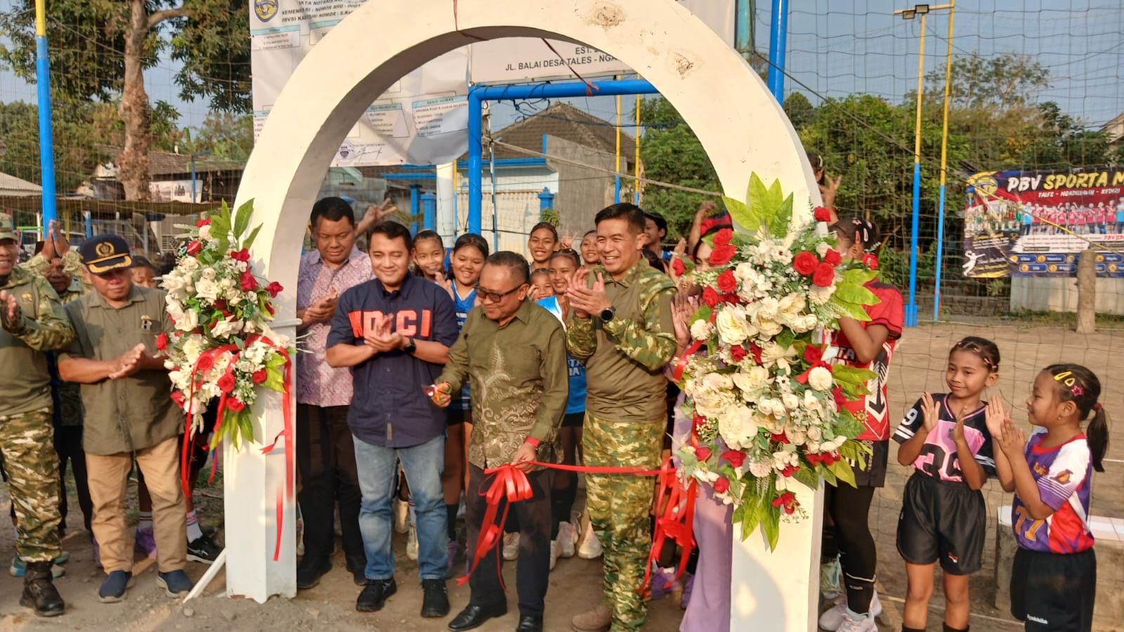 Dandim Kediri Resmikan Arena Voli PBV Sporta Muda Tales, Dorong Generasi Muda Aktif Berkegiatan Positif
