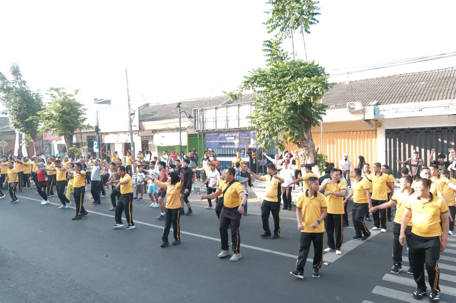 HUT Lalu Lintas ke-71 Polres Kediri Digelar Meriah, Ada Baksos untuk Komunitas Ojol