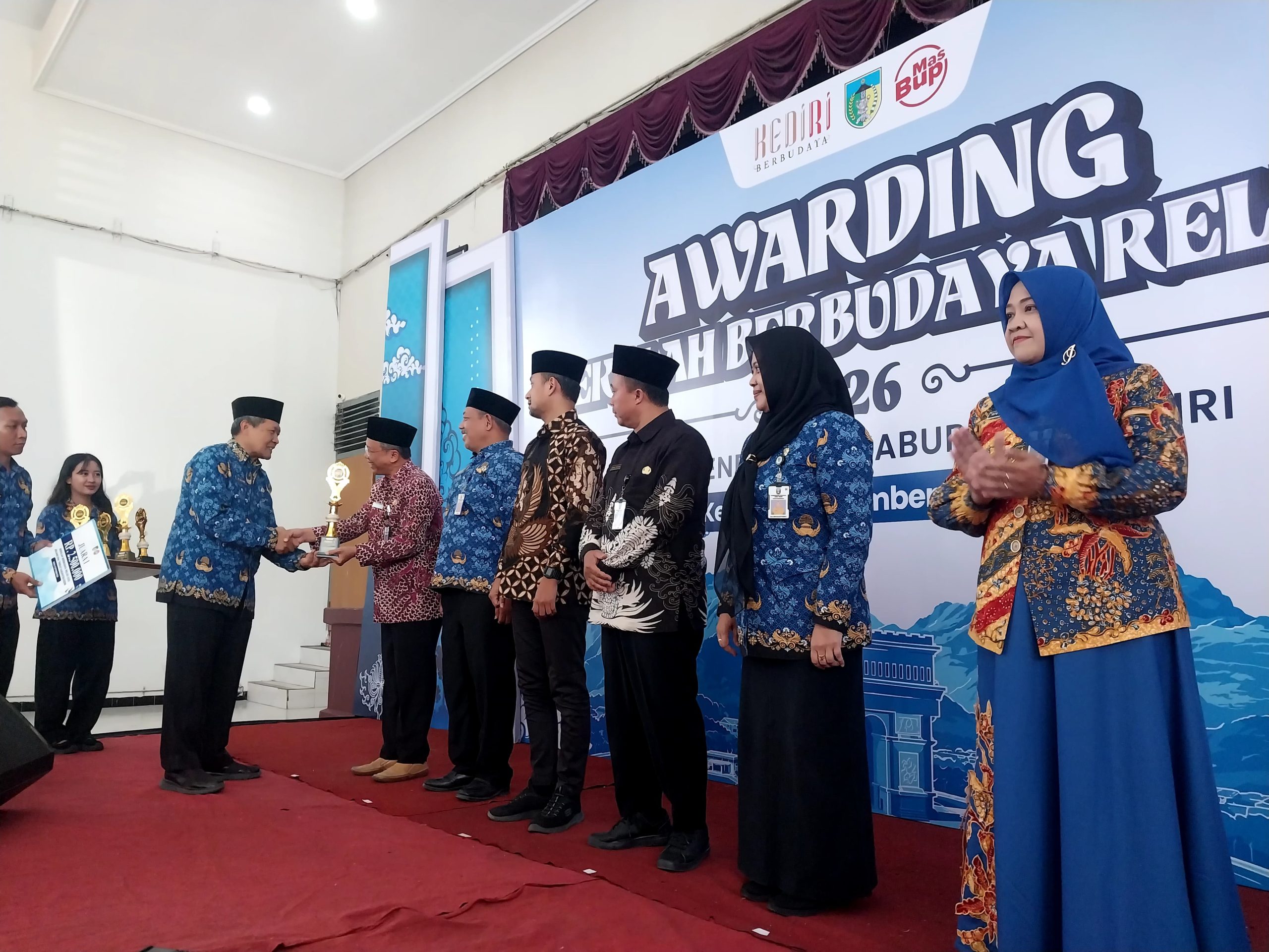 Peserta Bertambah, Pemkab Kediri Beri Penghargaan Sekolah Berbudaya Religi