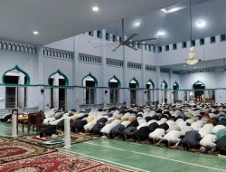 Puluhan Ribu Alumni Gontor Sujud Syukur Sambut Satu Abad Pondok