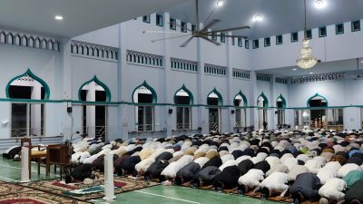 Puluhan Ribu Alumni Gontor Sujud Syukur Sambut Satu Abad Pondok