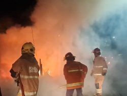Diduga Dibakar OTK, Gubuk Penyimpanan Kayu di Tegowangi Ludes Terbakar