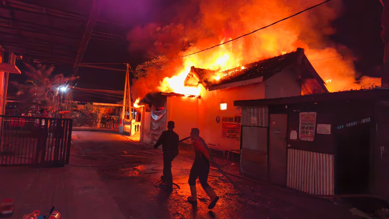 Rumah Dinas Puskesmas Ponorogo Selatan Terbakar, Arsip dan Alat Kesehatan Rusak
