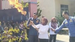 Siswa dan Guru TK Kusuma Mulia Banyakan Belajar Cegah Kebakaran di Pos Damkar Grogol