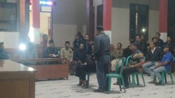 Pasang Poster di Makam Sakral Tanpa Izin, Tiga Oknum LSM Diamankan Warga Nganjuk