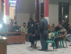 Pasang Poster di Makam Sakral Tanpa Izin, Tiga Oknum LSM Diamankan Warga Nganjuk