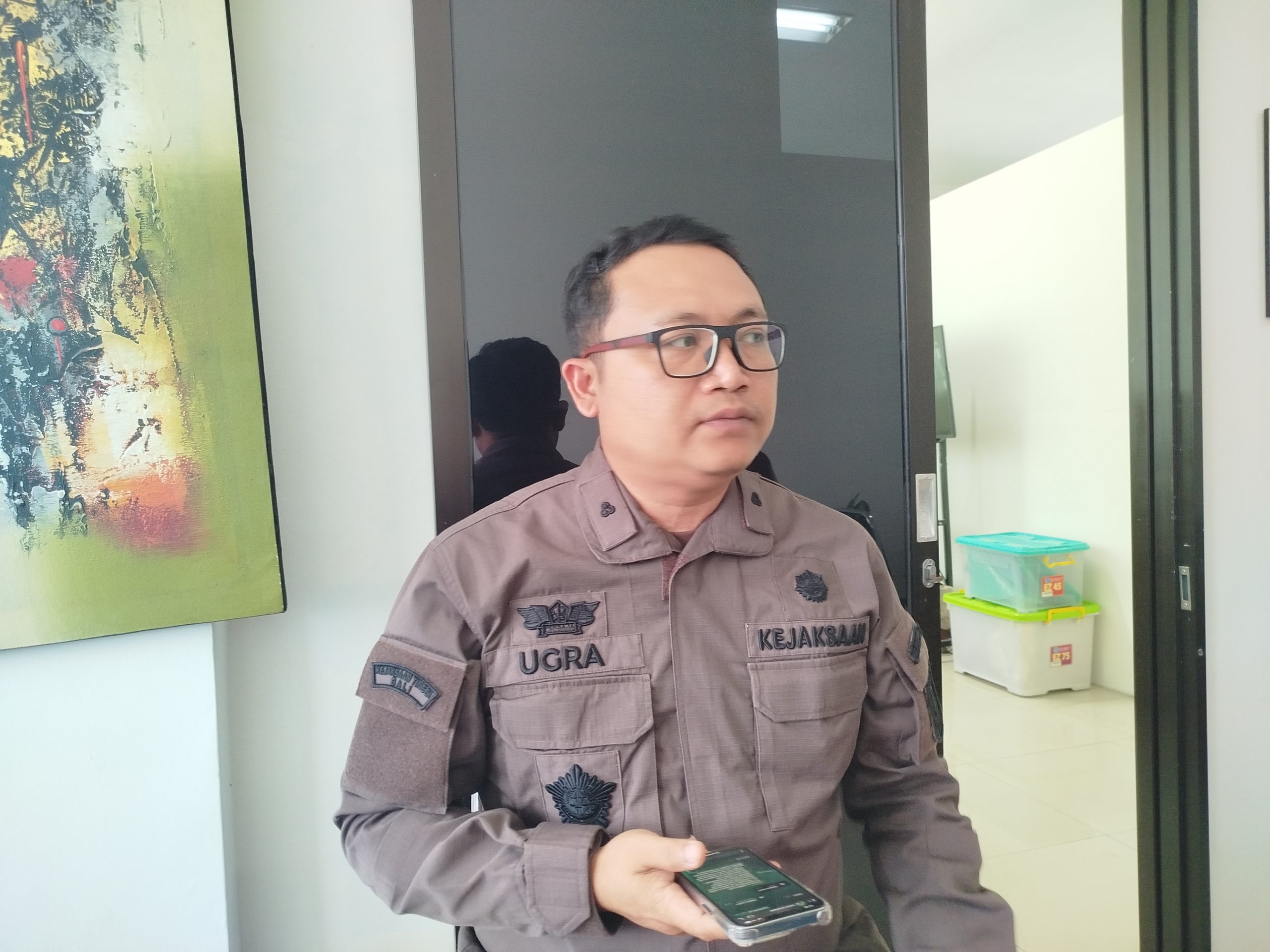 Penahanan Dua Tersangka Korupsi Tunjangan Perumahan DPRD Ponorogo Diperpanjang 40 Hari
