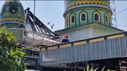 Diduga Korsleting Listrik, Masjid Al Ikhlas Ponorogo Hangus Terbakar
