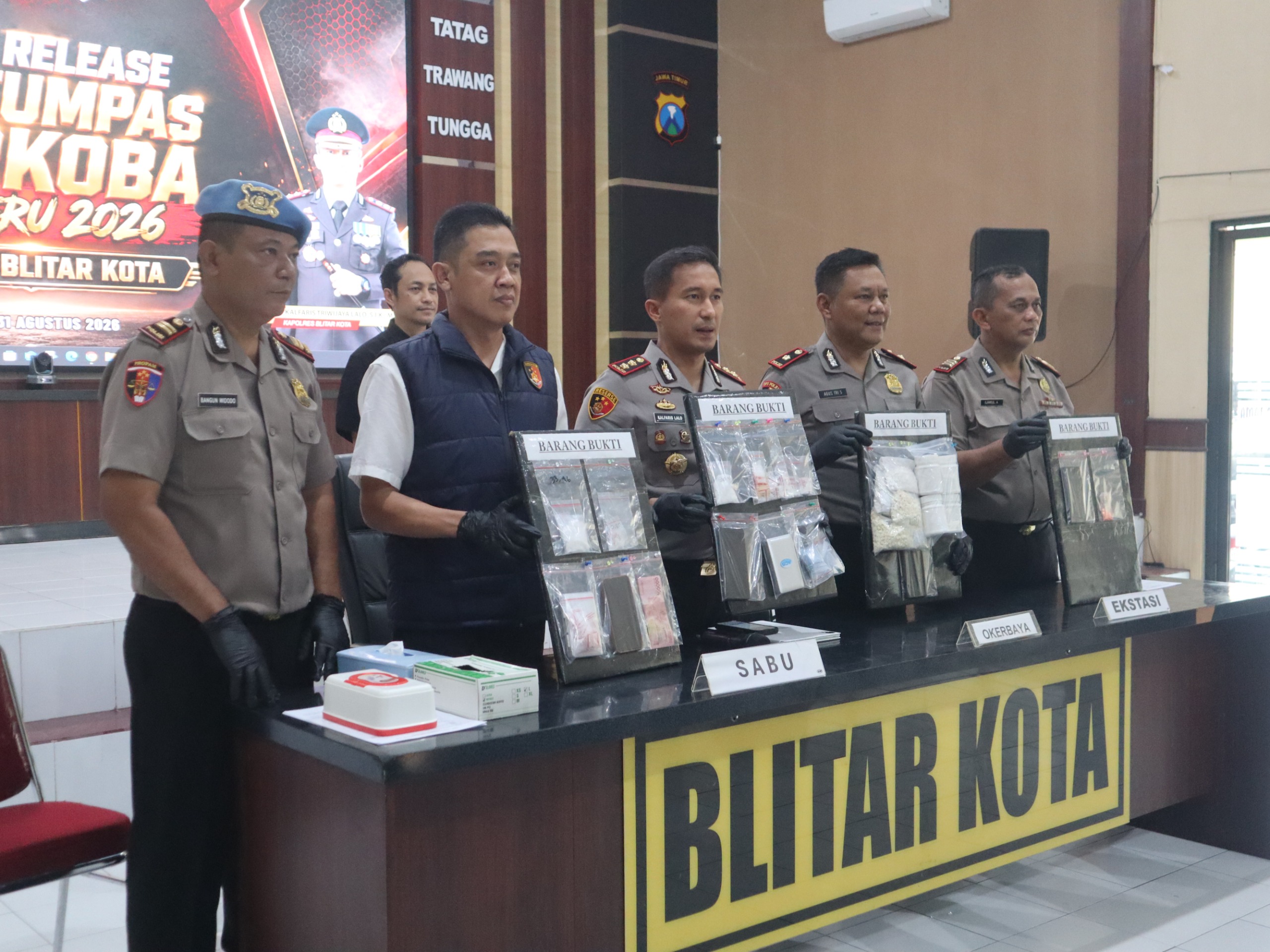 Operasi Tumpas Narkoba, Polres Blitar Kota Amankan 13 Tersangka dan Sita Ribuan Pil
