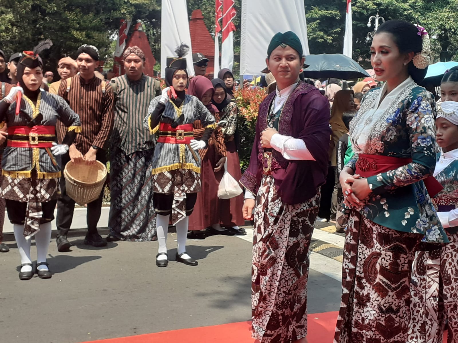 Hari Jadi ke-832 Trenggalek, Ribuan Warga Berebut Tumpeng hingga Bibit Pohon