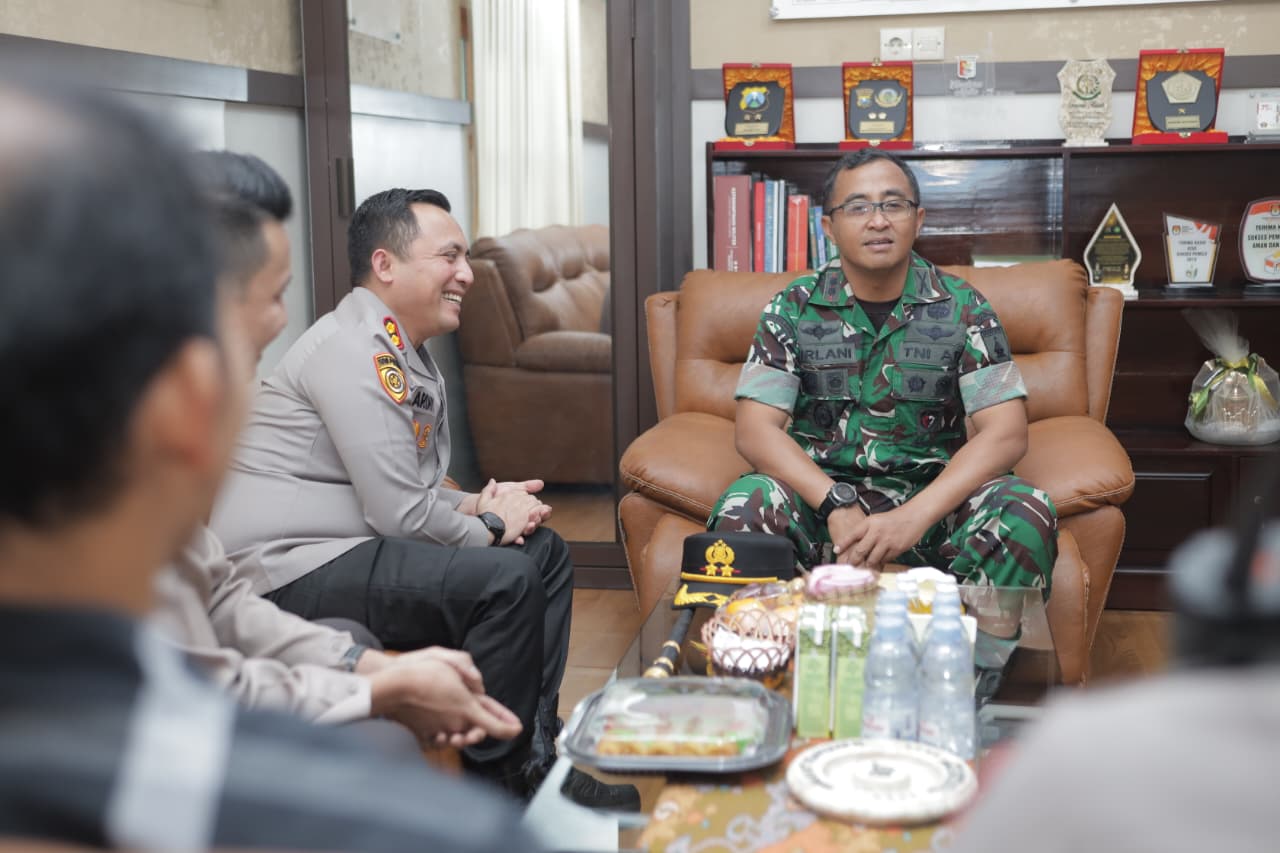 Kapolres Blitar Silaturahmi ke Kodim 0808, Perkuat Sinergi TNI-Polri Jaga Kamtibmas