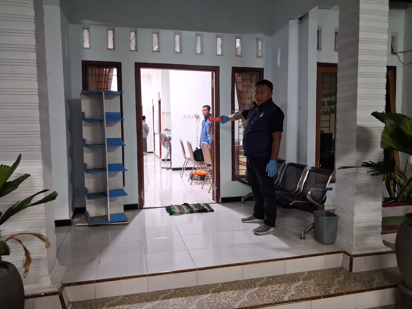Geger, Kantor Desa Bacem Blitar Dibobol, Dua Laptop dan Proyektor Senilai Rp14 Juta Raib