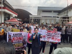 Ratusan Atlet Demo ke DPRD dan Pemkot Blitar, Desak Dana Hibah KONI Segera Dicairkan