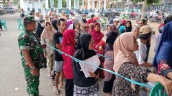 Sinergi TNI-Dinsos, 873 Warga Bence Blitar Terima Bantuan Beras untuk Tiga Bulan