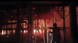 Korsleting Blower Picu Kebakaran Kandang Ayam di Kanigoro, Kerugian Rp200 Juta