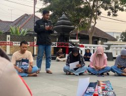 Jurnalis Blitar Raya Gelar Doa Bersama untuk Wartawan yang Hilang Kontak di Selat Sunda