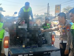 Astrea Vs Vega, Tiga Pelajar di Blitar Tabrakan, Tiga Pelajar Dilarikan ke Rumah Sakit