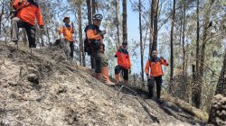 Padamkan Karhutla Gunung Buthak Blitar, Helikopter Water Bombing Dikerahkan