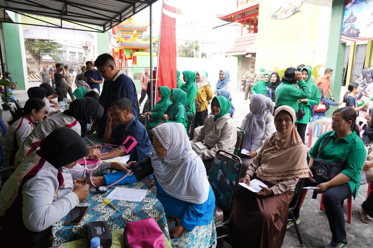 Sambut HUT ke-81 TNI, Kodim Blitar Gelar Bakti Sosial dan Cek Kesehatan Gratis