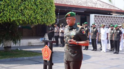 Jelang HUT ke-81 TNI, Pangdam Brawijaya Ziarah ke Makam Bung Karno Blitar