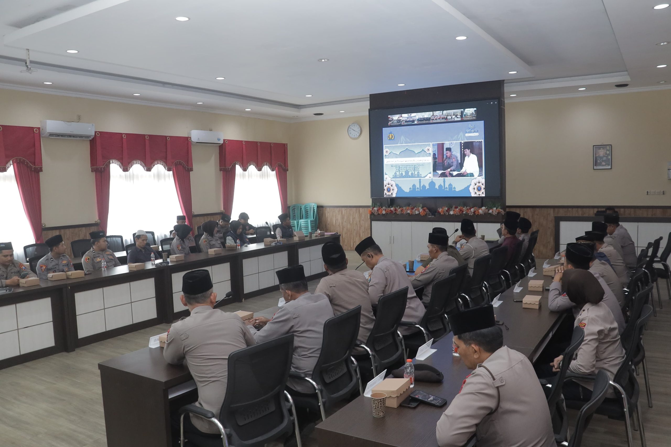 Polres Blitar Ikuti Ngaji Kebangsaan Bersama Gus Baha, Perkuat Semangat Persatuan