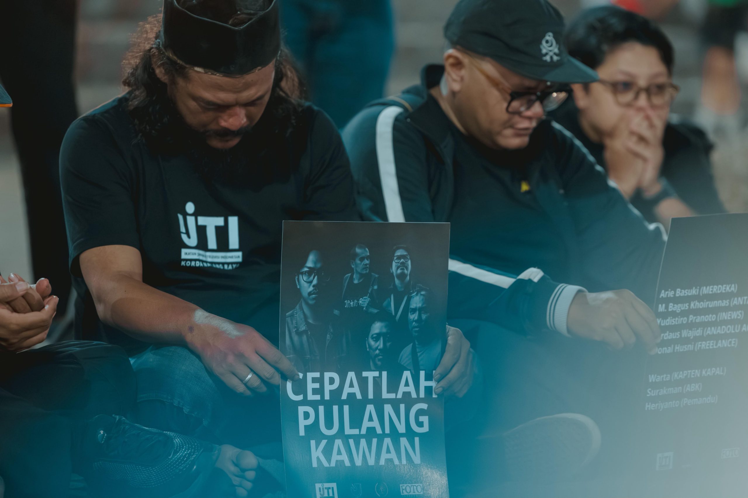 Jurnalis Malang Raya Gelar Doa Bersama untuk Lima Jurnalis yang Hilang Kontak di Anak Krakatau