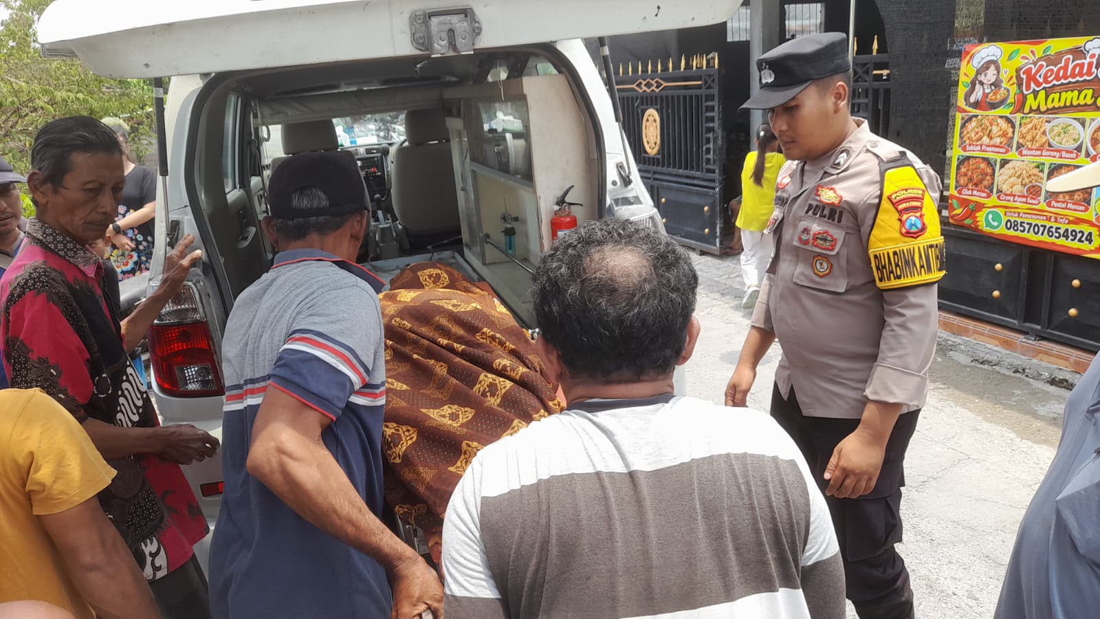 Usai Cari Rumput Pakan Ternak, Lansia di Lamongan Ditemukan Meninggal di Pinggir Jalan
