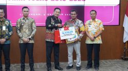 Purna Tugas, 23 Kepala Desa di Lamongan Terima Penghargaan dari Bupati