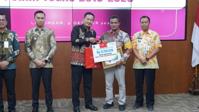 Purna Tugas, 23 Kepala Desa di Lamongan Terima Penghargaan dari Bupati
