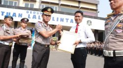 Polres Lamongan Beri Penghargaan kepada 59 Anggota dan Warga, Satu Polisi Naik Pangkat Jadi IPDA