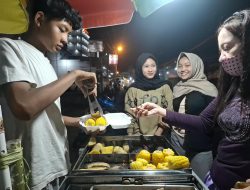 Demi Ibu yang Sakit Kanker, Ilham Marsel Rela Tinggalkan Sekolah dan Berjuang Jualan Polo Pendem di Babat