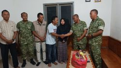 Kodim 0812 Lamongan Sambangi Keluarga Korban Kecelakaan, Suno Maafkan Kapten Inf Bambang