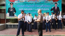 Pimpin Upacara POLIDIK di SMPN 1 Lamongan, Kapolres Ajak Siswa Jauhi Narkoba