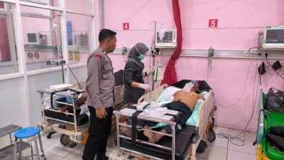 Pikap Muat Buah Terbakar di Peterongan Jombang, Sopir Luka Bakar di Wajah hingga Punggung