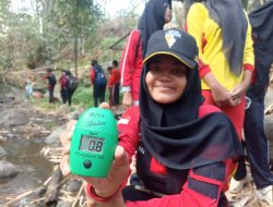 Pelajar Temukan 20 Partikel Mikroplastik di Sungai Gogor Jombang, Fosfat Capai Empat Kali Ambang Acuan