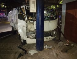 Tabrakan Suzuki Carry dan Isuzu Traga di Peterongan Jombang, Dua Orang Luka Serius